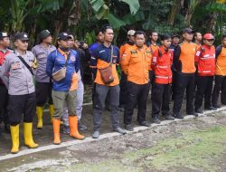 Polres Bondowoso bersama Basarna melakukan upaya pencarian korban tenggelam