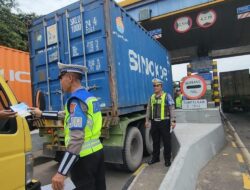 Ditlantas Polda Jatim Tertibkan Penggunaan Lajur Jalan Tol