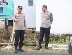 Kapolres Bondowoso Tinjau Lokasi Longsor Jembatan Penghubung Antar Kota