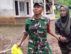 Aksi Diam-diam Babinsa di Bondowoso Ini Bikin Haru! 15 Warga Kurang Mampu Mendadak Terima Sembako dan Uang Tunai