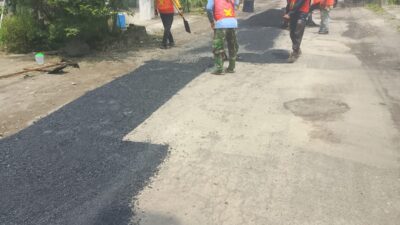Pengaspalan Jalan Desa Keper Kecamatan Krembung Menjadi Bukti Komitmen Pemerintah Sidoarjo Menjaga Infratruktur Tetap Baik