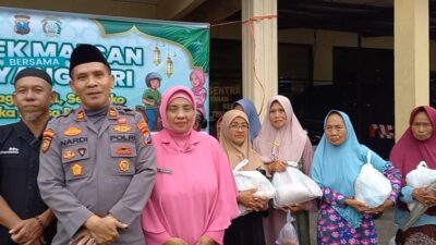 Polsek Maesan Bagikan Ratusan Sembako Untuk Dhuafa dan Takjil Gratis