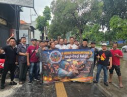 Media Panjinusantara Bagikan 500 Paket Takjil di Dupak Surabaya, Warga Antusias Jelang Berbuka