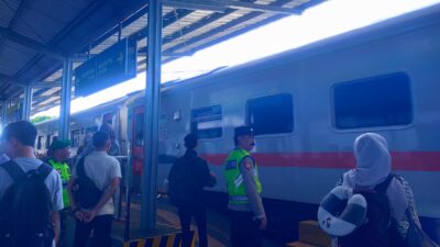 Puncak Arus Balik Lebaran Polres Malang Tingkatkan Pengamanan di Stasiun dan Terminal