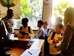 Polisi Jadi Sahabat, Siswa SD Antusias Silaturahmi ke Polsek Curahdami