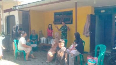 Balita hingga Ibu Hamil Terlayani, Babinsa Kawal Distribusi Tanpa Hambatan