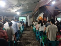 Babinsa Kodim 0822 Bersama Aparat Amankan Misa Vigili Paskah, Ibadah Berlangsung Khidmat dan Kondusif