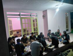 Dari Teras Rumah Warga, Babinsa Bangun Jiwa Nasionalisme Pemuda