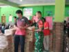 Babinsa Koramil 0822/08 Grujugan Kawal Bantuan 20 Kg Beras, 728 Warga Tersenyum