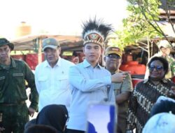 Menko Polkam Dampingi Wapres Tinjau Sekolah Sentra Pendidikan dan MBG di Mimika dan Yahukimo