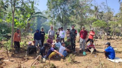 Babinsa Jumpong Turun Tangan! TPU Kumuh Disulap Jadi Bersih, Warga Terharu dan Semakin Kompak