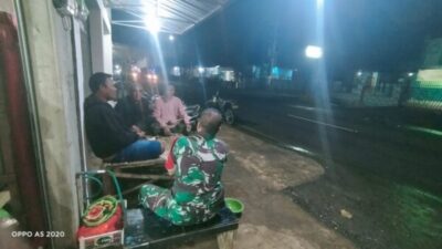 Komsos Humanis Babinsa Wringin, Serka Rianto Pererat Silaturahmi dengan Warga