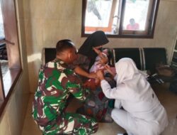 Humanis dan sigap! BabinsaTegal Mijin Dampingi posyandu Balita,warga beri apresiasi