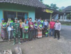 Garda Terdepan, Babinsa Sumbertengah Dampingi Penyaluran 2,4 Ton Bibit Padi untuk Petani Tambiritan IX
