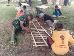 Babinsa Dadapan Gotong Royong Siapkan Lokasi Pemotongan Hewan Kurban di Ponpes Al Ishlah