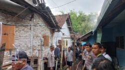 Asap Tebal Gegerkan Warga Kotakulon, Rumah Milik Iwan Ludes Terbakar