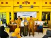 Penyaluran Bantuan Pangan Beras dan Minyak Goreng Program Bapanas Di Desa Kepatihan Disambut Antusias Warga