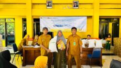 Penyaluran Bantuan Pangan Beras dan Minyak Goreng Program Bapanas Di Desa Kepatihan Disambut Antusias Warga