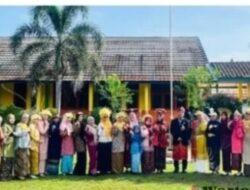Peringati Hardiknas, SMA Negeri 1 Payaraman Angkat Semangat Lestarikan Budaya Nusantara