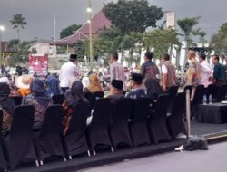 Usung Tema ‘Desa Cinta’, Bupati Gus Fawait Lepas 3.000 Mahasiswa KKN Kolaboratif di Alun-Alun Jember