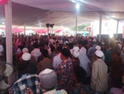 Gelar Sholawat Kampoeng di Sumber Pinang Pakusari,Gus Fawaid:Kini Urus Adminduk Makin Praktis