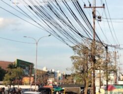 Hutan Kabel di Jalan Protokol Pekanbaru, Publik Pertanyakan Keseriusan Wali Kota Menata Kota