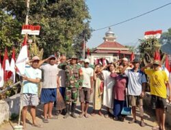 Babinsa Tapen Turun Langsung, Warga Kompak Bersihkan Lingkungan dan Kibarkan Merah Putih Jelang HUT RI ke-81
