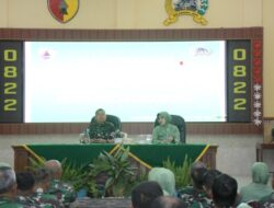 Jam Komandan, Dandim 0822 Bondowoso Ajak Prajurit Bijak Bermedia Sosial dan Sukseskan Program Pemerintah