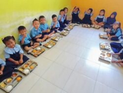 Tepat Waktu dan Menu Variatif, Paket MBG SPPG Bondowoso Tapen Disambut Ceria Murid TK Pertiwi