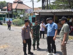 Bupati Subandi Minta Dinas PUBMSDA Lebarkan Persimpangan Jalan Depan Polsek Jabon
