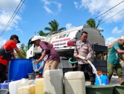 Tanggap Darurat Kekeringan, Polres Malang Pasok 35 Ribu Liter Air Bersih ke Dua Kecamatan