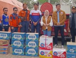 Apresiasi Perjuangan Satgas Karhutla, Anggota DPRD dan Partai Hanura Ogan Ilir Salurkan Bantuan Pangan