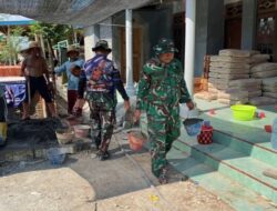 Rumah Ibu Si’ah Mulai Berdiri, Senyum Bahagia Terpancar Diwajahnya