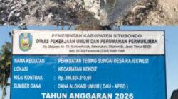 Proyek Perkuatan Tebing Sungai Rajekwesi Situbondo Senilai Rp.396.9 Juta Disorot, Material dan K3 Dipertanyakan