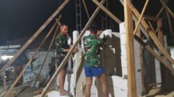 Kejar Target,Satgas TMMD Lembur Malam Kerjakan RTLH Pak Dahlawi